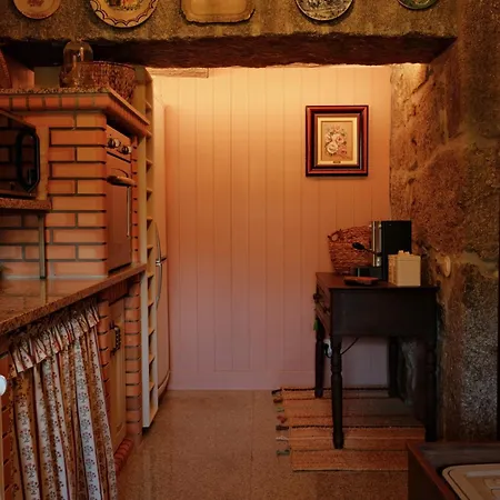 Dom wakacyjny Casa De Pias With Private Indoor Pool - Country House, Near Porto